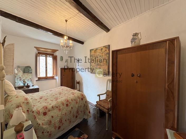 Image No.3-5 Bed House for sale