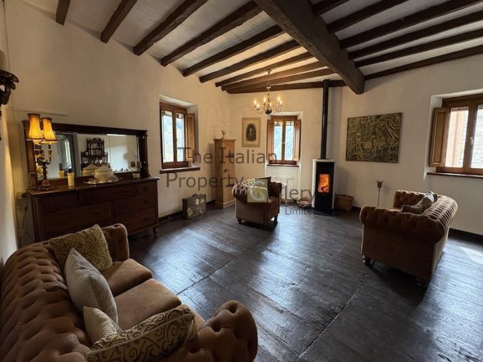 Image No.7-5 Bed House for sale