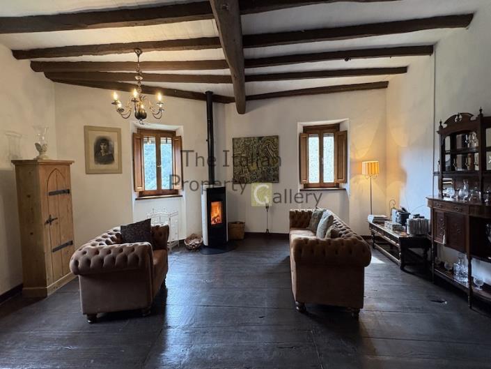 Image No.30-5 Bed House for sale