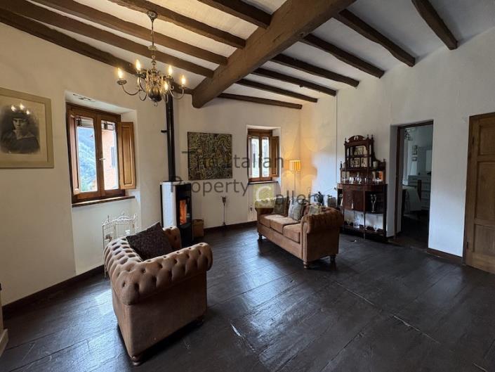 Image No.31-5 Bed House for sale