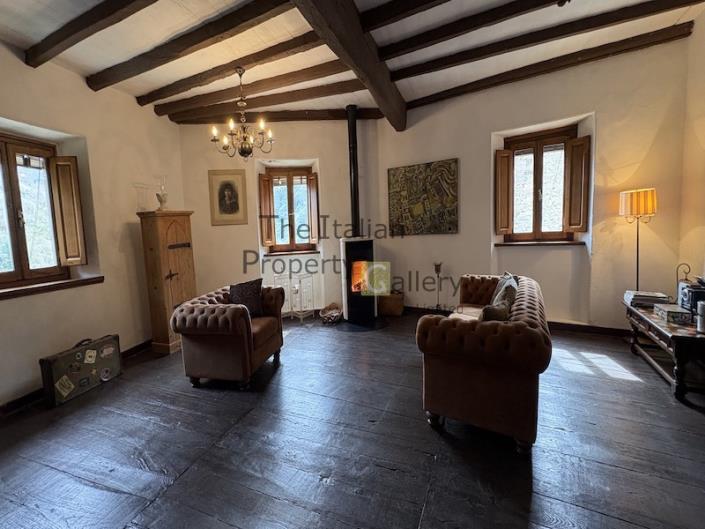 Image No.32-5 Bed House for sale