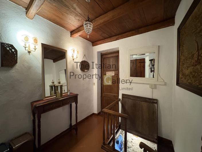 Image No.33-5 Bed House for sale