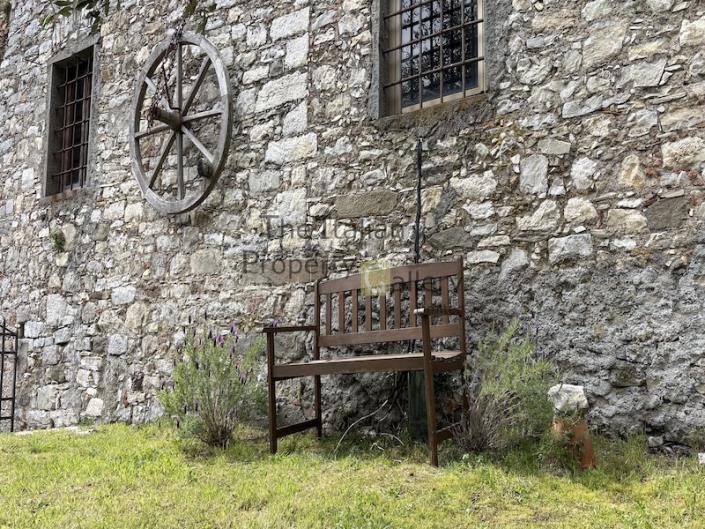 Image No.18-5 Bed House for sale