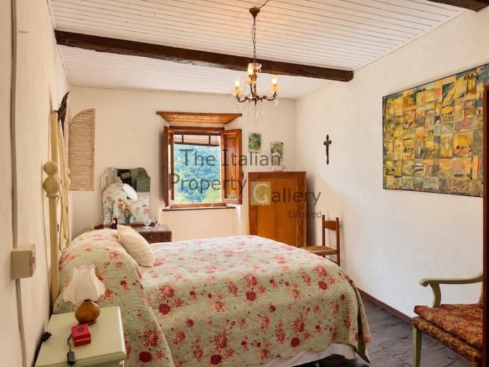 Image No.11-5 Bed House for sale