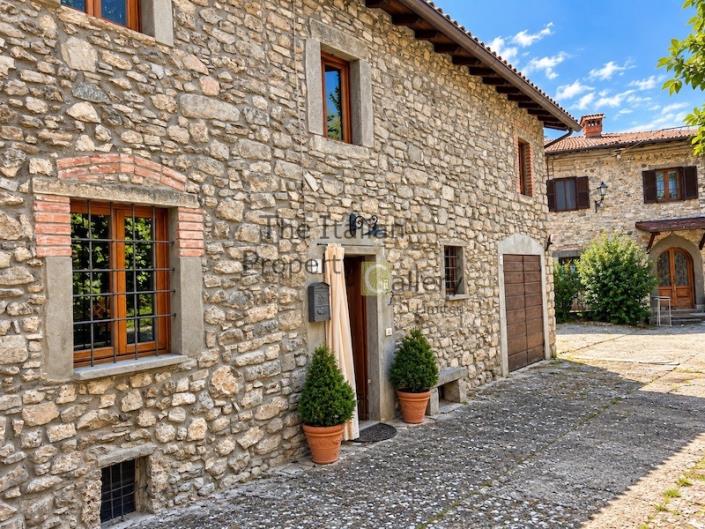 Image No.13-5 Bed House for sale