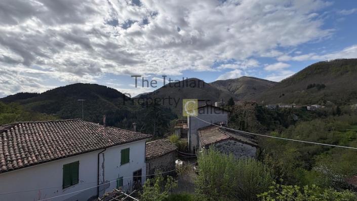 Image No.9-4 Bed House for sale