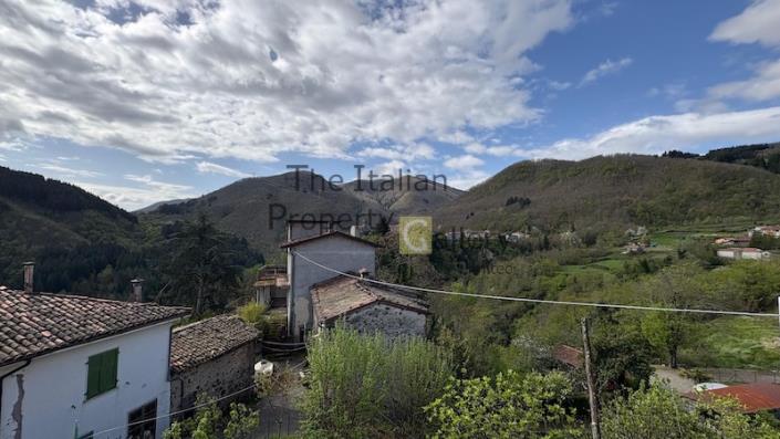 Image No.6-4 Bed House for sale