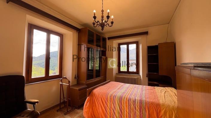 Image No.4-4 Bed House for sale