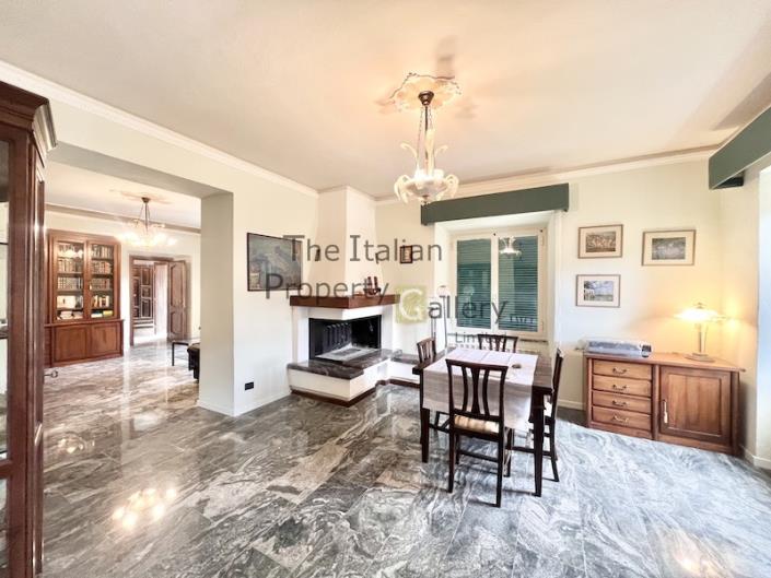 Image No.24-4 Bed House for sale