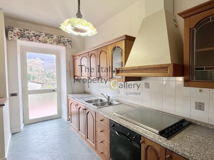 Image No.26-4 Bed House for sale