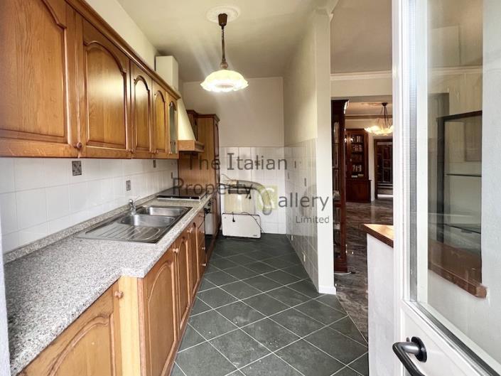 Image No.3-4 Bed House for sale