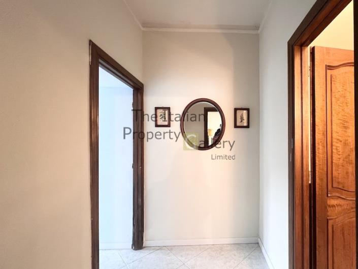 Image No.27-4 Bed House for sale