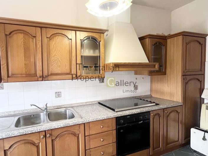 Image No.17-4 Bed House for sale