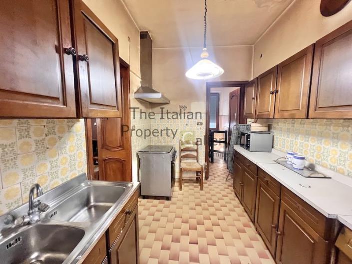 Image No.16-4 Bed House for sale