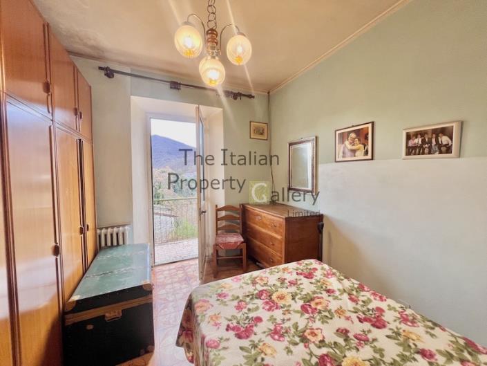 Image No.36-4 Bed House for sale