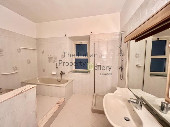 Image No.39-4 Bed House for sale