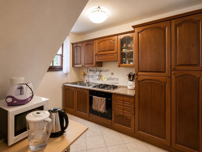 Image No.8-1 Bed House for sale