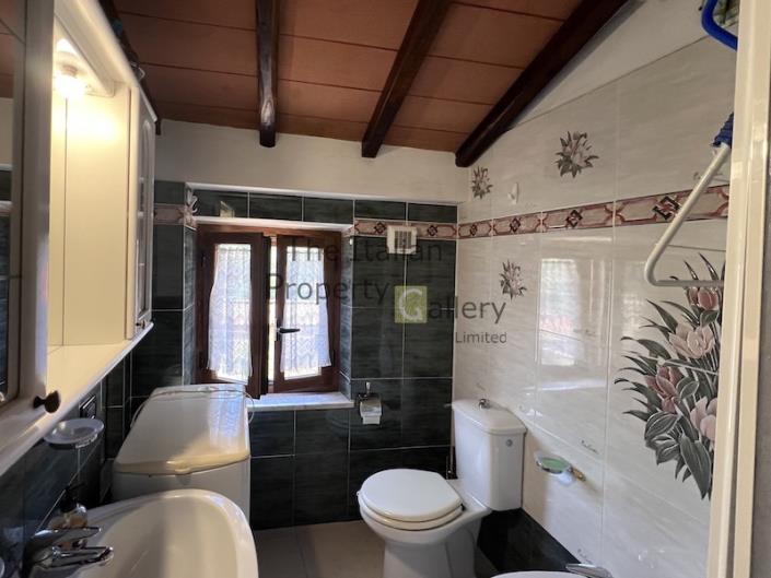 Image No.9-1 Bed House for sale