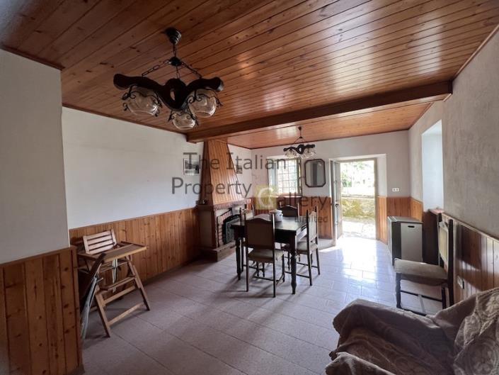Image No.8-4 Bed House for sale