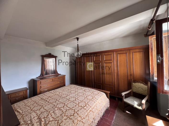 Image No.11-4 Bed House for sale