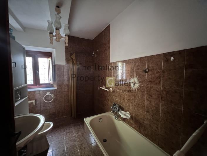 Image No.14-4 Bed House for sale