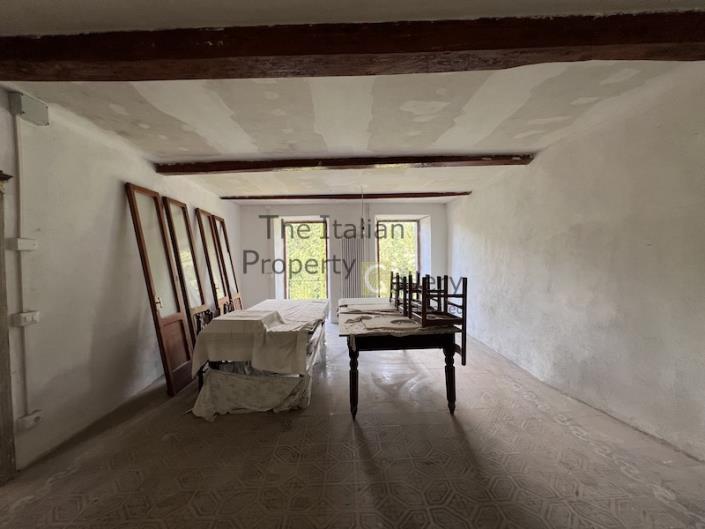 Image No.17-5 Bed House for sale