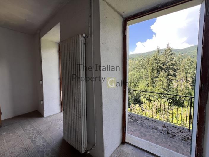 Image No.18-5 Bed House for sale