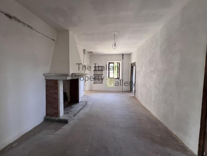 Image No.20-5 Bed House for sale