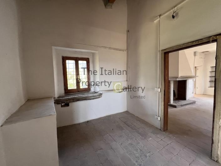 Image No.5-5 Bed House for sale