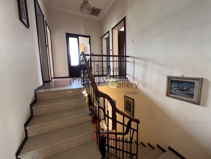 Image No.18-4 Bed Villa / Detached for sale