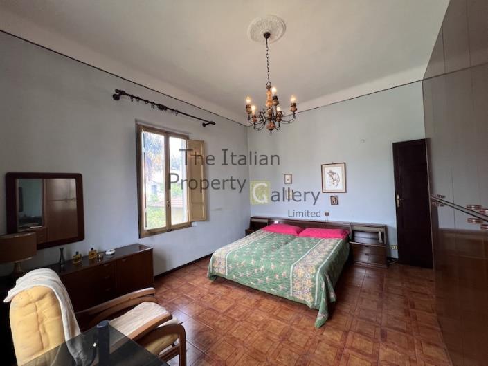 Image No.4-4 Bed Villa / Detached for sale