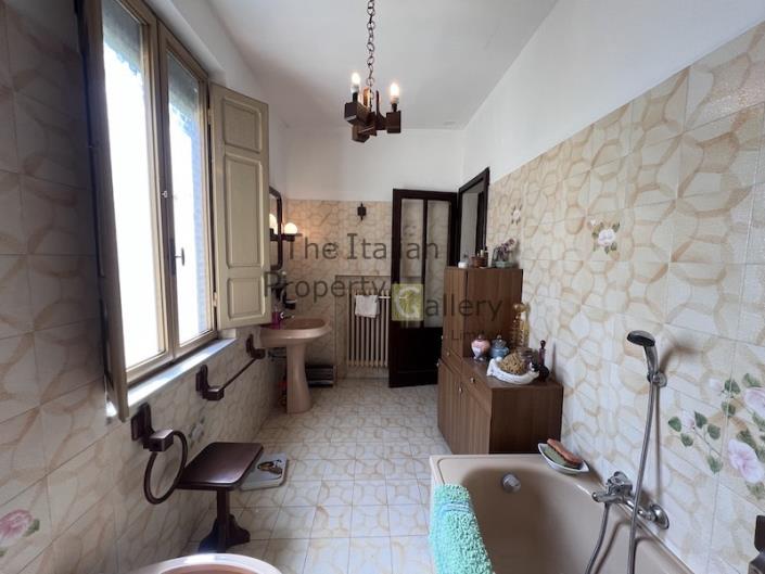 Image No.27-4 Bed Villa / Detached for sale