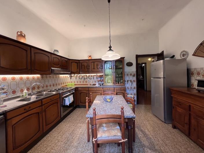 Image No.28-4 Bed Villa / Detached for sale