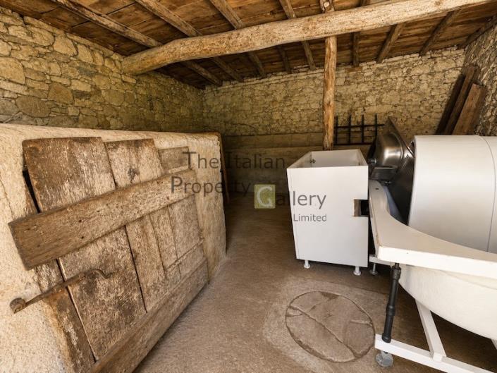 Image No.2-1 Bed Village House for sale