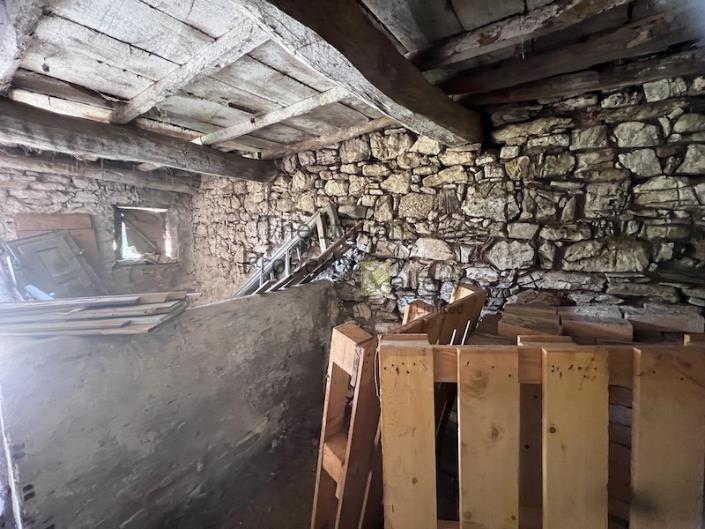Image No.7-1 Bed Village House for sale