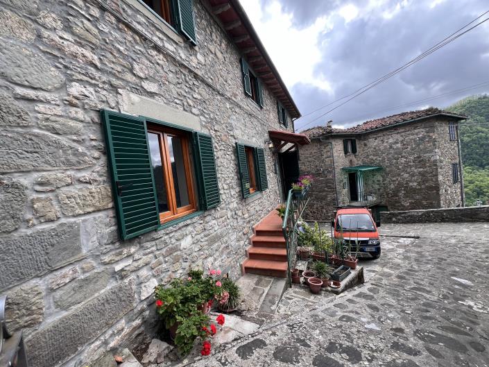 Image No.15-3 Bed House for sale