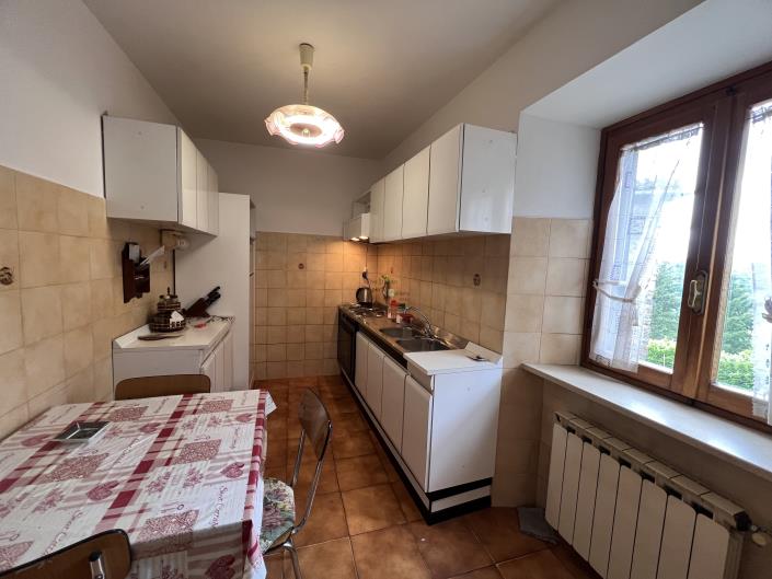Image No.10-3 Bed House for sale