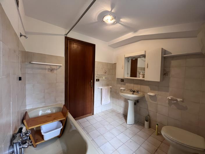 Image No.24-3 Bed House for sale