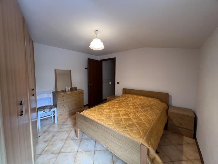 Image No.12-3 Bed House for sale