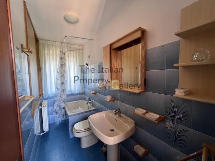 Image No.3-1 Bed House for sale