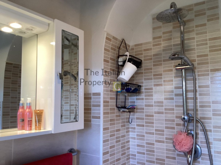 Image No.4-2 Bed House for sale