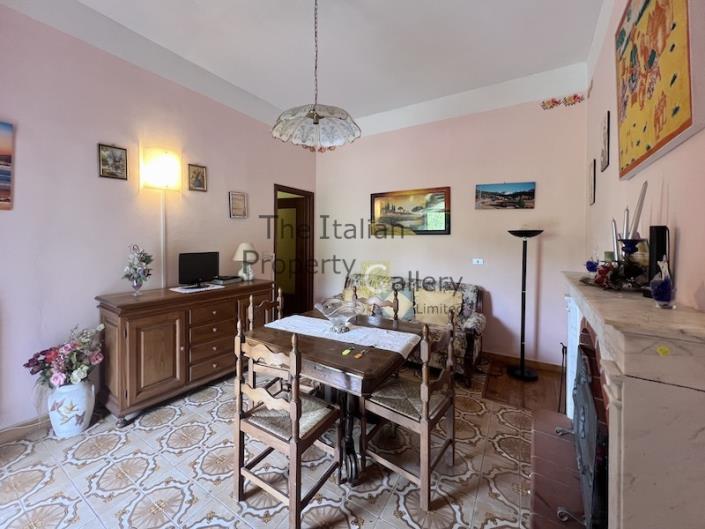 Image No.18-2 Bed House for sale