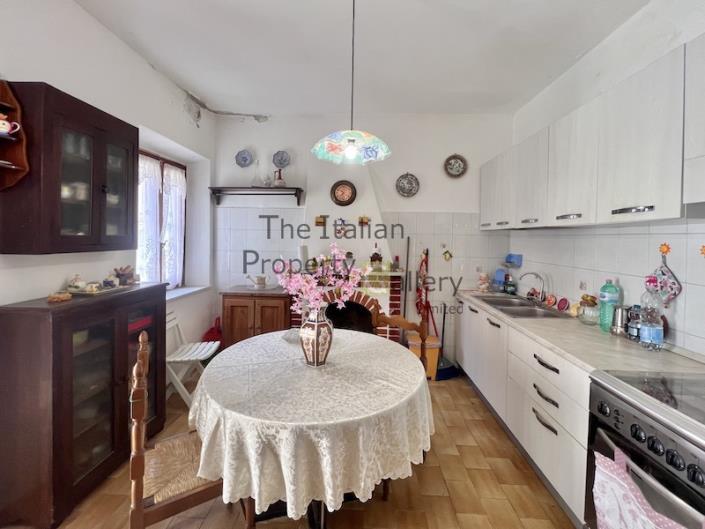 Image No.12-2 Bed House for sale