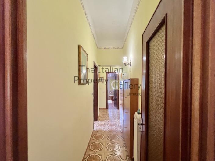 Image No.25-2 Bed House for sale