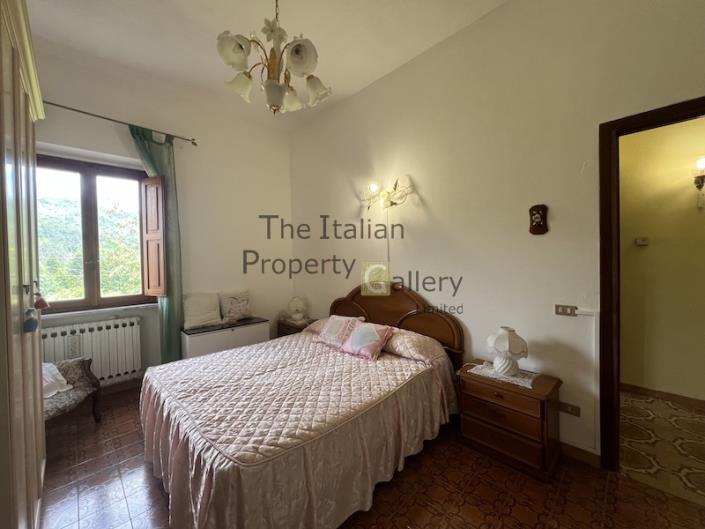 Image No.10-2 Bed House for sale