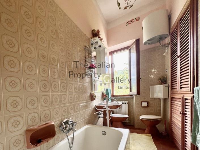 Image No.4-2 Bed House for sale
