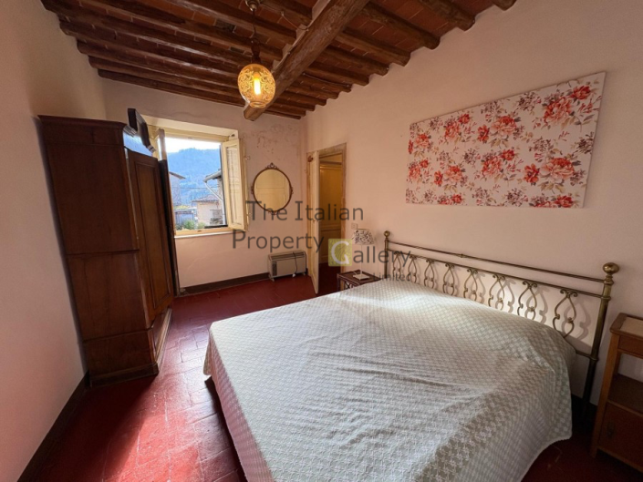 Image No.5-2 Bed House for sale