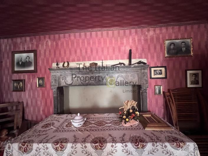 Image No.11-5 Bed House for sale