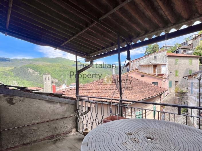 Image No.22-5 Bed House for sale