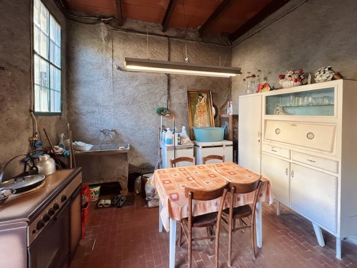 Image No.11-3 Bed House for sale